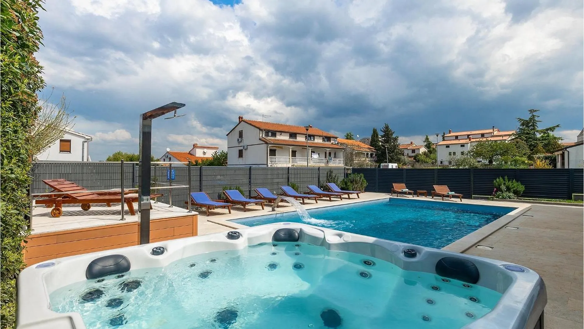 Villa Deep بوريتش